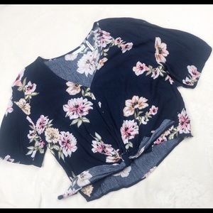 LUQ floral Blouse - Size Large
